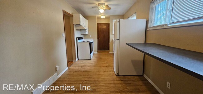 Building Photo - 3 br, 1 bath House - 123 Lawrence Ave