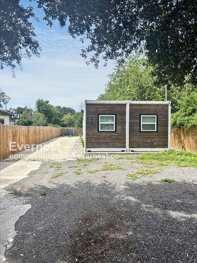 Foto principal - 1404 Rivas St