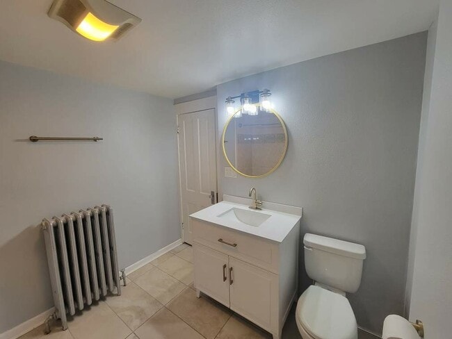 Building Photo - Nice One Bedroom with Small Office