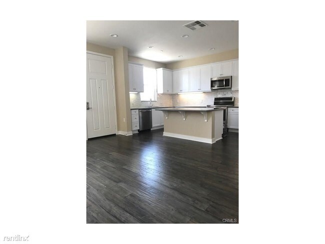 Foto del edificio - 545 W Foothill Blvd