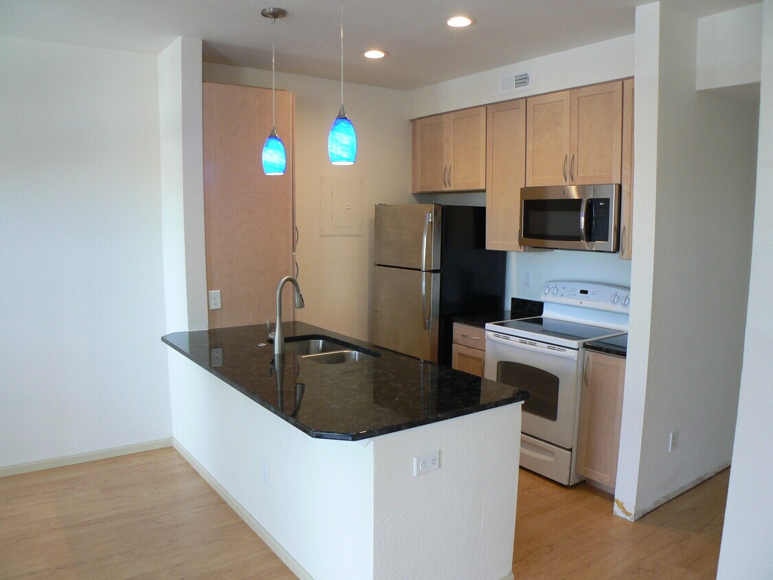 7475 Singing Hills Dr Unit E207, Boulder, CO 80301 Condo for Rent in