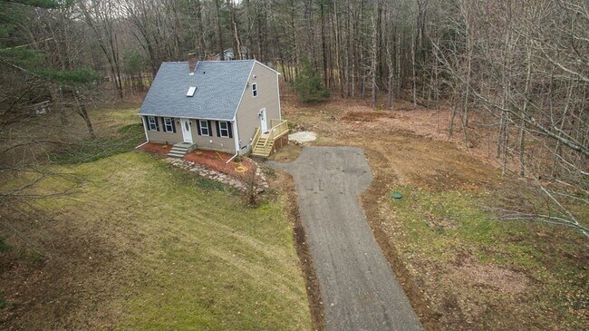 Foto del edificio - 324 Scott Rd