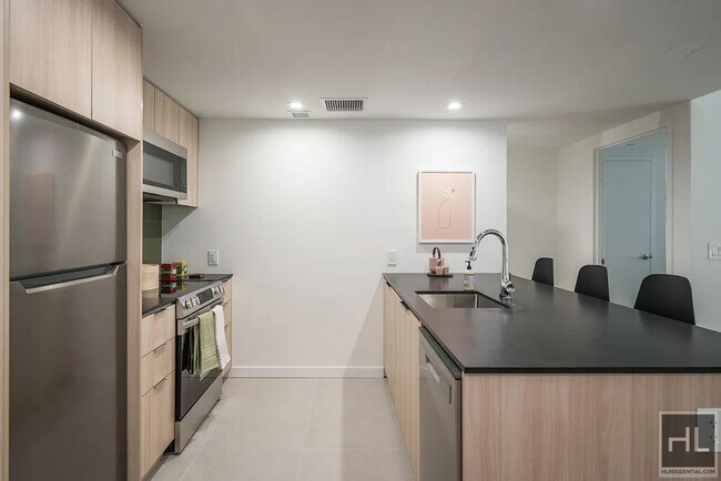 Building Photo - 975 Nostrand Ave