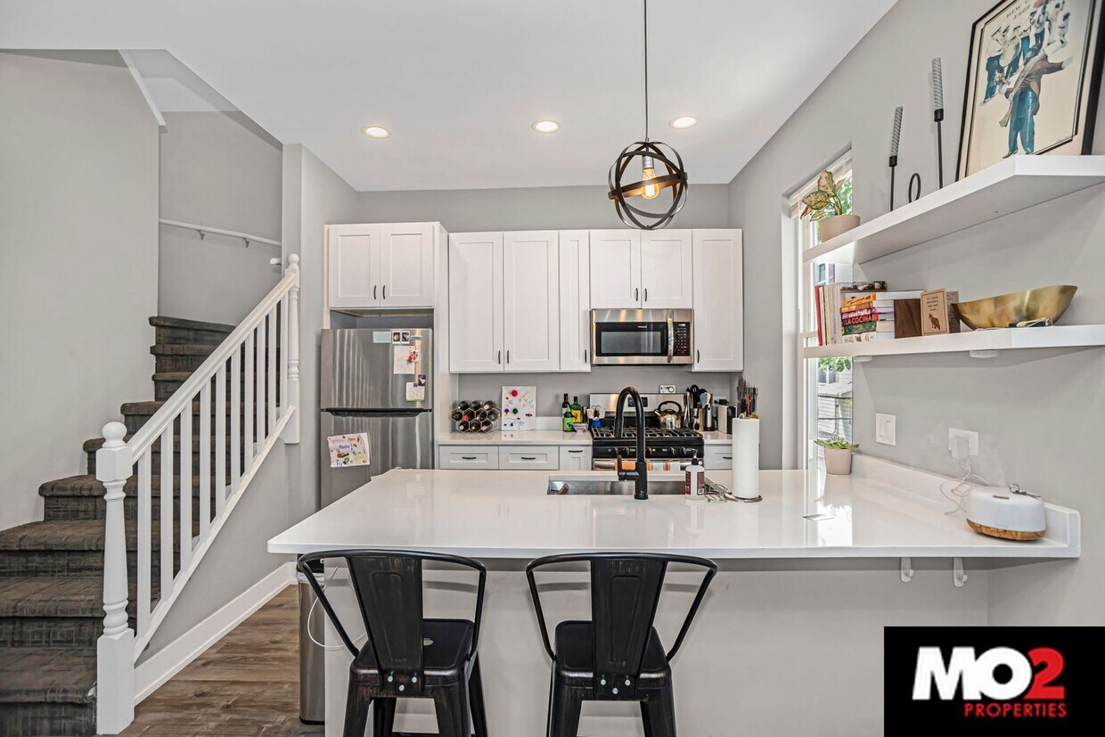 Foto principal - 2175 N Maplewood Ave