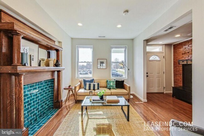 Foto del edificio - 535 Gresham Pl NW
