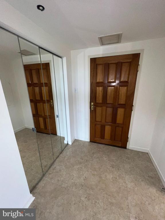 Foto del edificio - 1530 Key Blvd