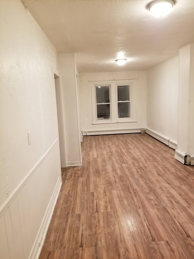 Primary Photo - 753 W Cedar St
