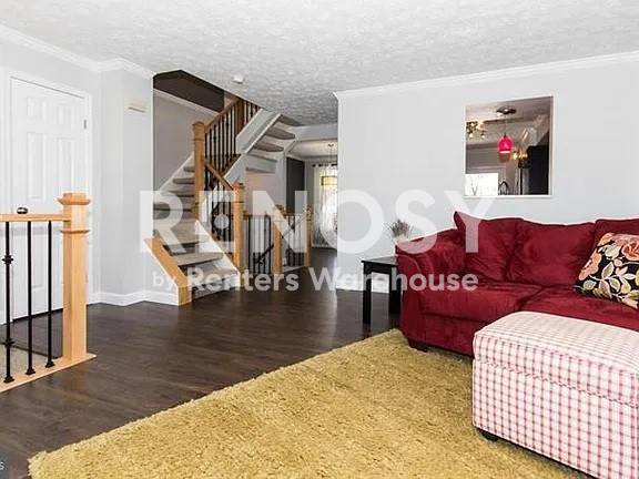 Building Photo - 7100 Springhouse Ln
