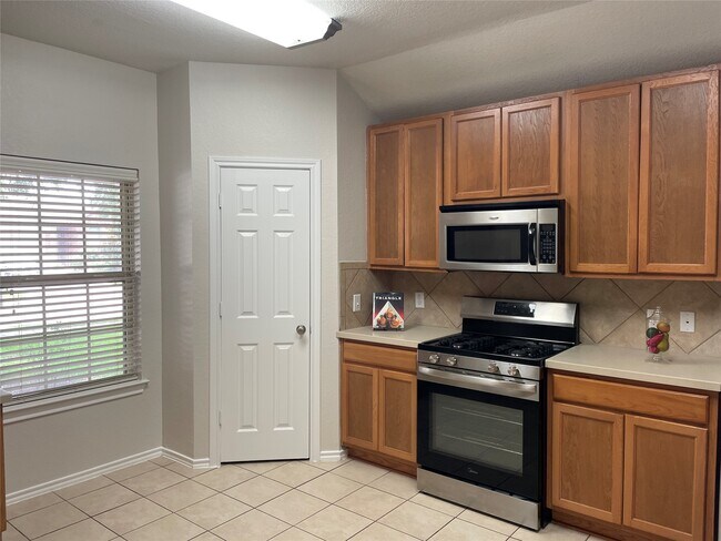 Building Photo - 25615 Winford Estate Dr