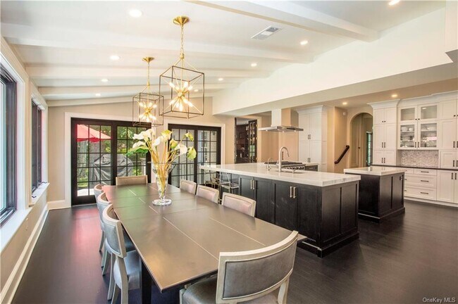 Building Photo - 451 Beechmont Dr