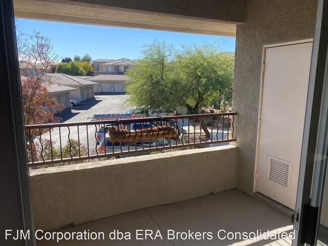 Building Photo - 2 br, 1.5 bath House - 905 Duckhorn Ct # 202