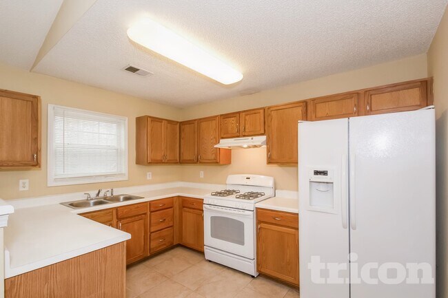 Building Photo - 500 Devcon Ln