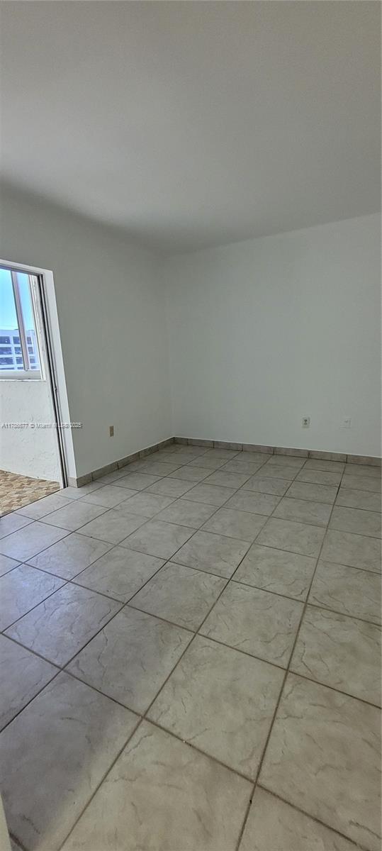 Building Photo - 750 NW 43rd Ave
