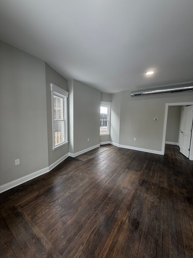 Building Photo - 445 E Grand Blvd