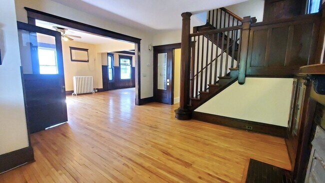 Foto del edificio - Charming 4-Bedroom Home in East Isles