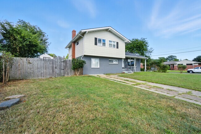 Foto del edificio - 2918 Somerset Ln