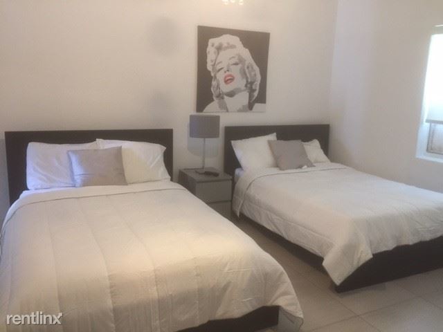 Building Photo - 940 8th St