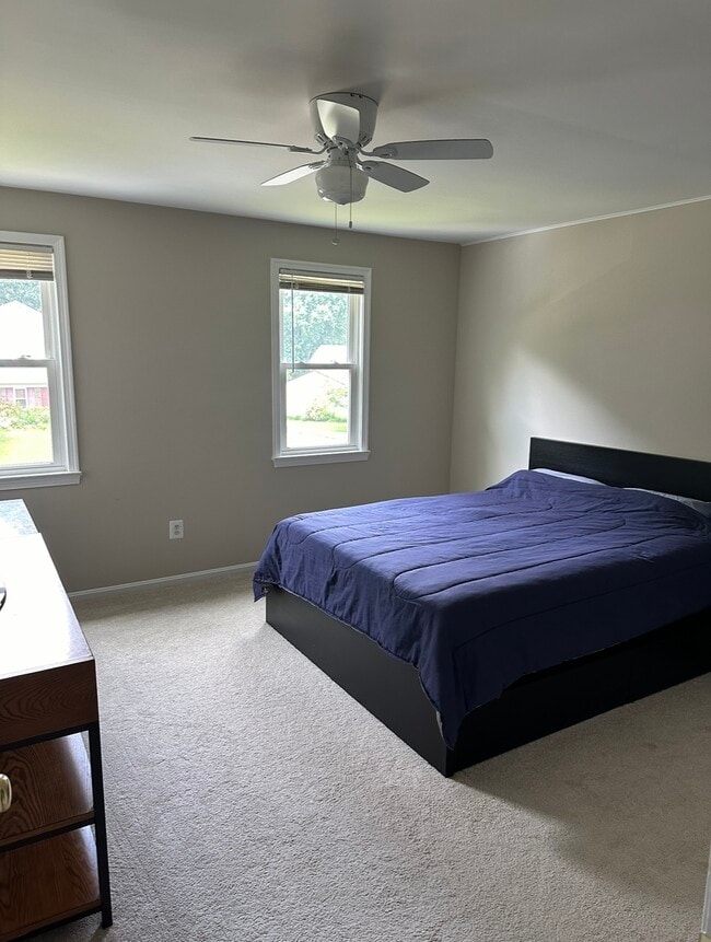 Building Photo - 9374 Tartan View Dr