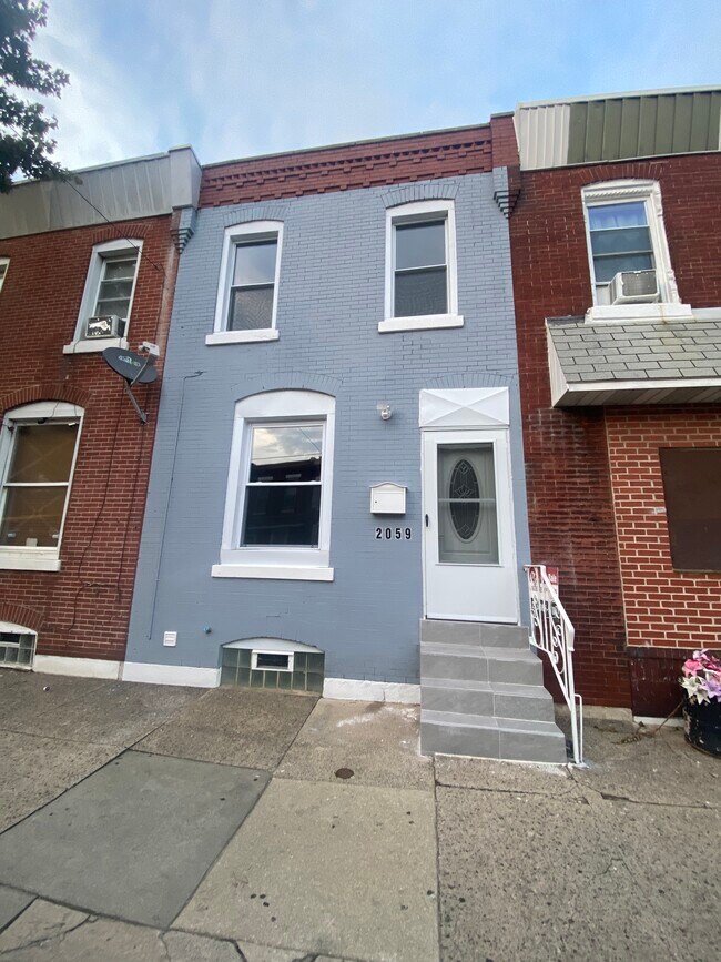 Foto del edificio - 2059 E Ontario St