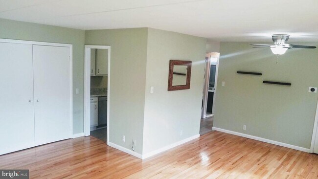 Foto del edificio - 6220 Edsall Rd