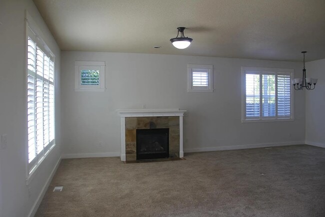 fireplace - 831 NW Douglas Pl
