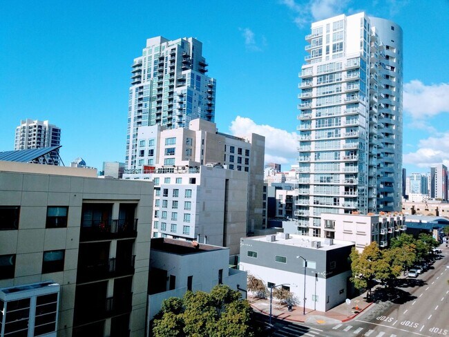 Foto del edificio - Cool East Village 1 Bedroom with Views (10...