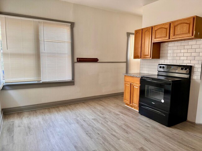 Foto del edificio - 2907 E Jackson Ave