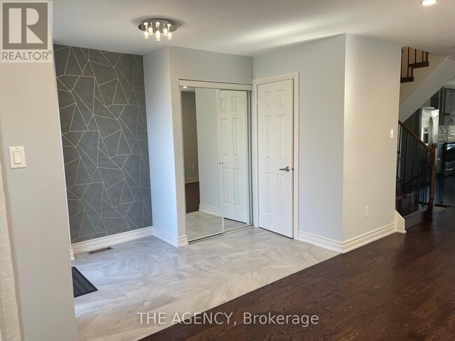 Building Photo - 9031 Yonge St