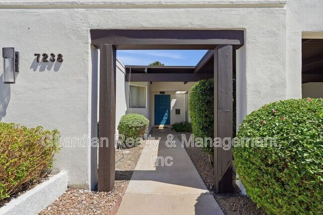 Foto del edificio - 7238 E Joshua Tree Ln