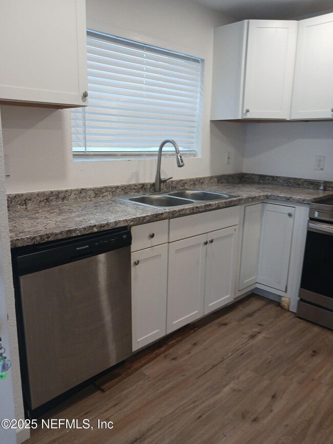 Foto del edificio - 2311 W 25th St
