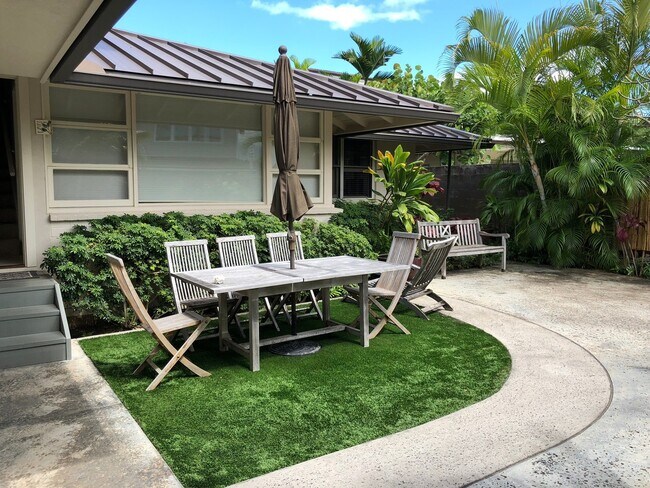 Foto del edificio - Private Lane - Kailua Beach! Fully Furnished ALL utilities included.
