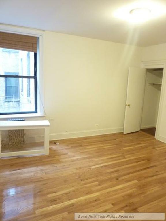 Building Photo - 206 W 104th St