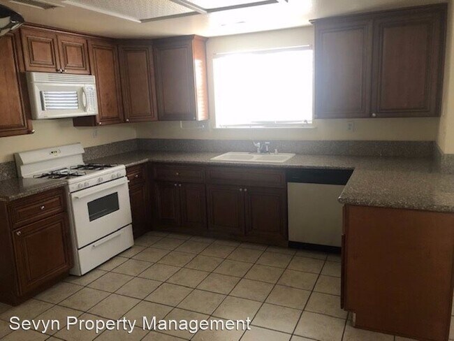 Building Photo - 3 br, 2 bath House - 13347 Country Club Drive