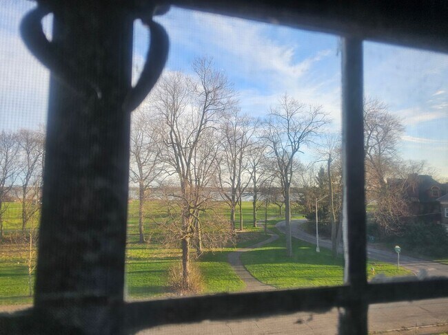 Foto del edificio - 714 Buffalo Ave