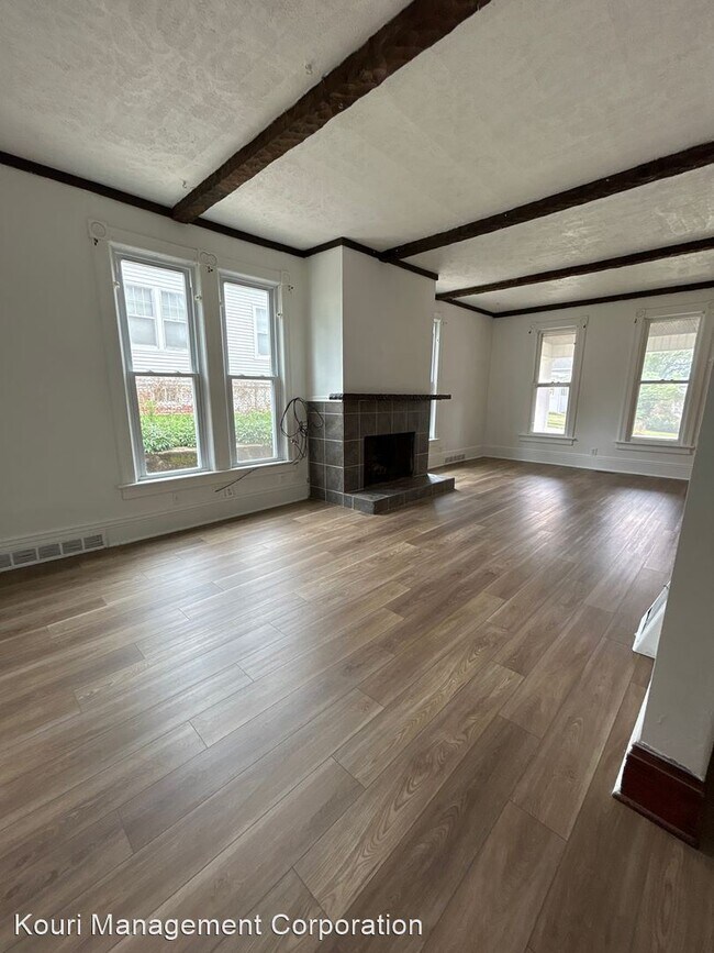 Foto del edificio - 4 br, 2 bath House - 326 Sherman Avenue