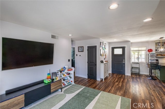 Building Photo - 842 Granby Ave