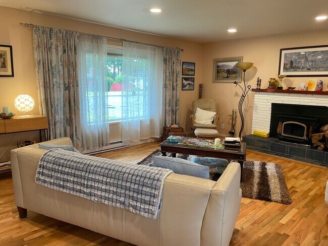 Foto del edificio - Great Single Level Rambler in Oak Harbor!