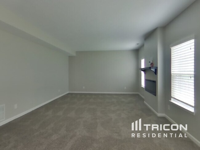 Building Photo - 371 Wakefield Ct