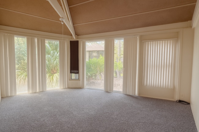 Building Photo - Charming 2-Bed, 2-Bath Treehouse in Haines City- Cozy 800 Sq. Ft. Haven!