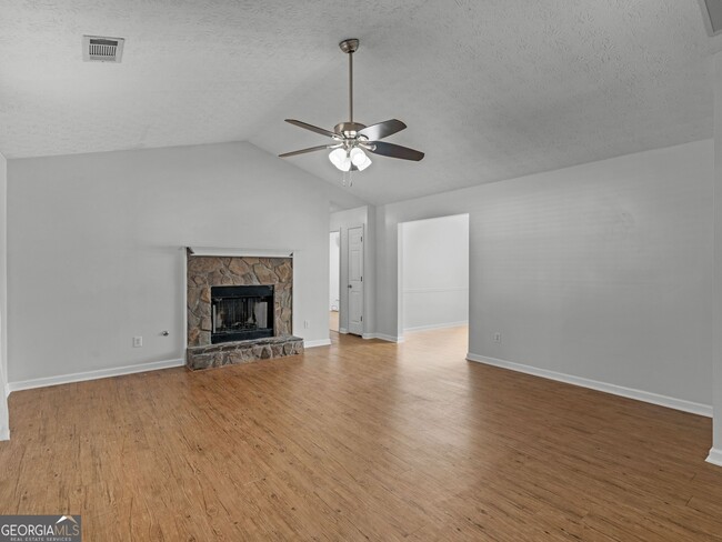 Building Photo - 108 Greenleaf Dr