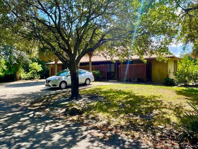 Foto del edificio - 3096 Collin Dr