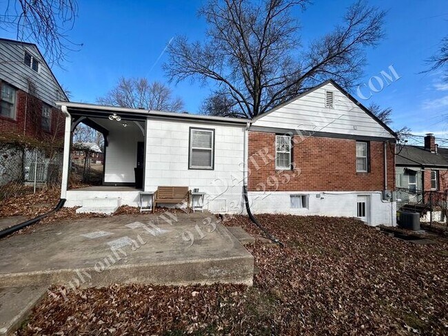 Foto del edificio - Updated 3 bed 2 bath home in Waldo-Available NOW!!