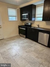 Building Photo - 9 E Overlea Ave