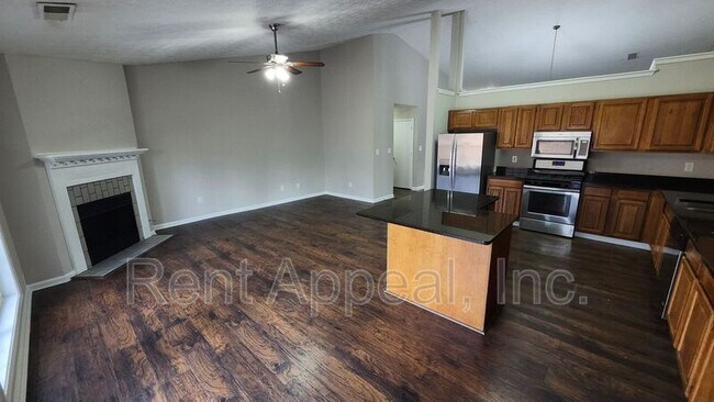 Foto del edificio - 587 N Shore Rd