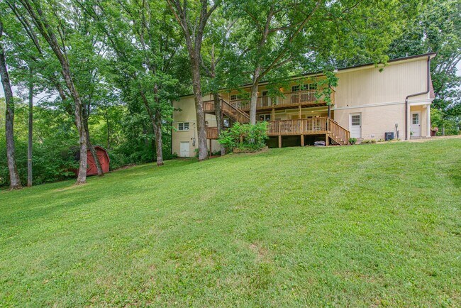 Foto del edificio - 629 Brook Hollow Rd