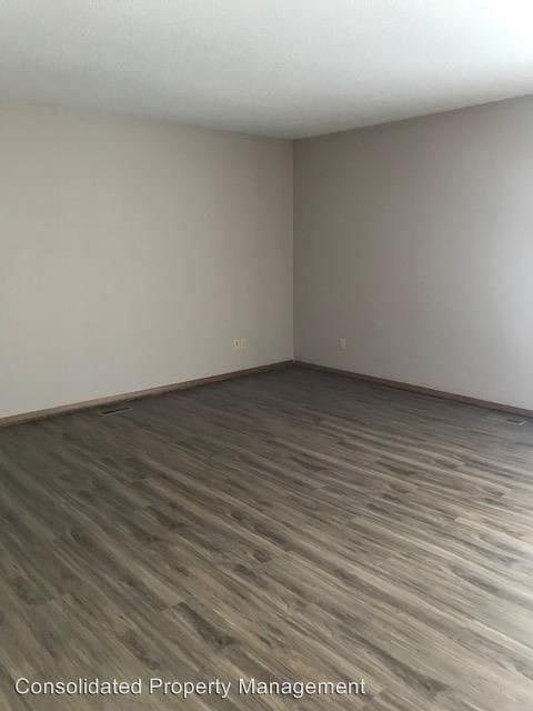 Building Photo - 302 W Charter Dr