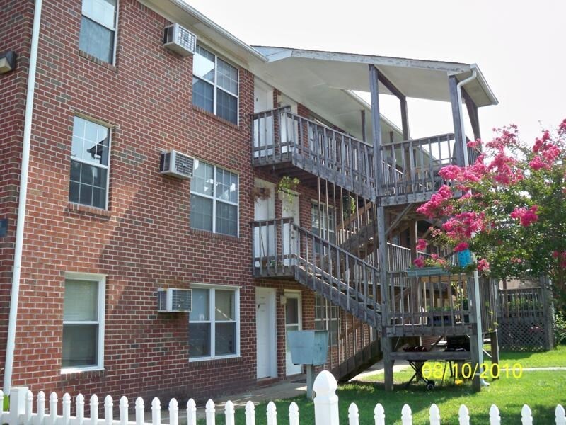 Primary Photo - 9634 1st Bay St