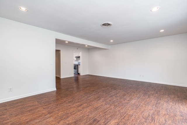 living/dining area - 308 Percival Rd