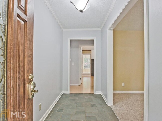 Building Photo - 5213 Tall Oak Dr