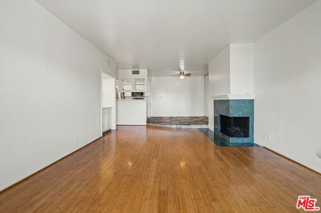 Building Photo - 521 Montana Ave